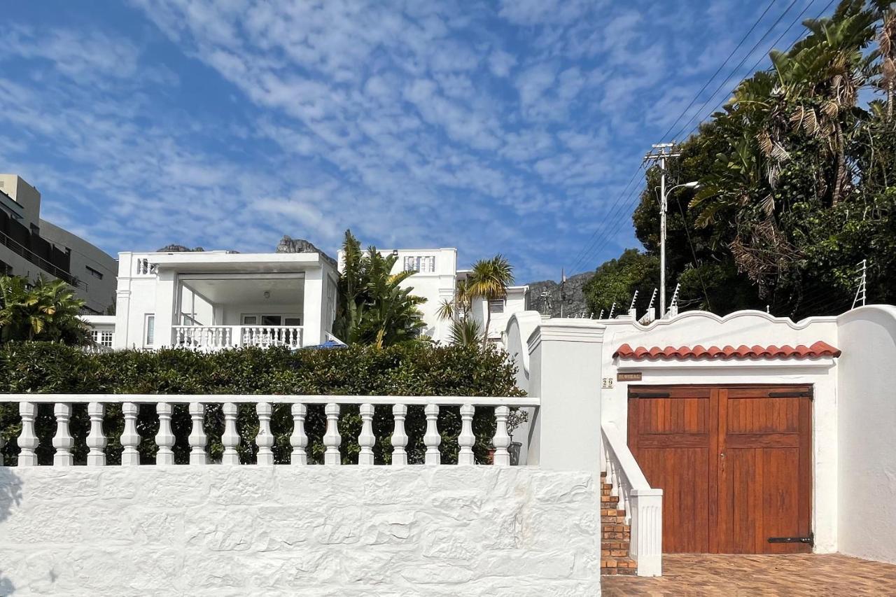 Villa On Camps Bay Drive Le Cap Extérieur photo